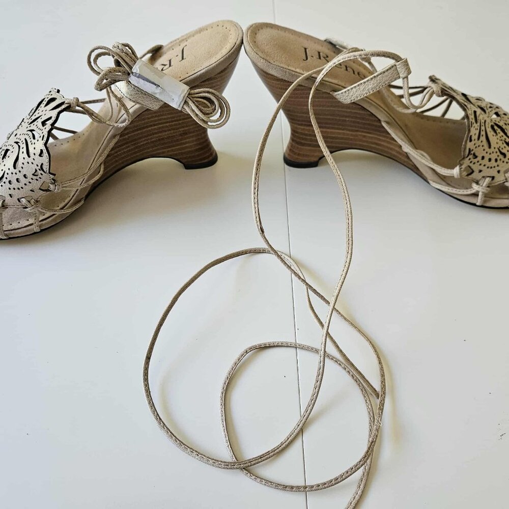 J. Renee Lace Up Wedge Sandles Beige Size 9 1/2 M - Picture 3 of 3